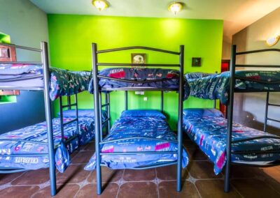 Habitacion sextuple albergue La casa de Gándara